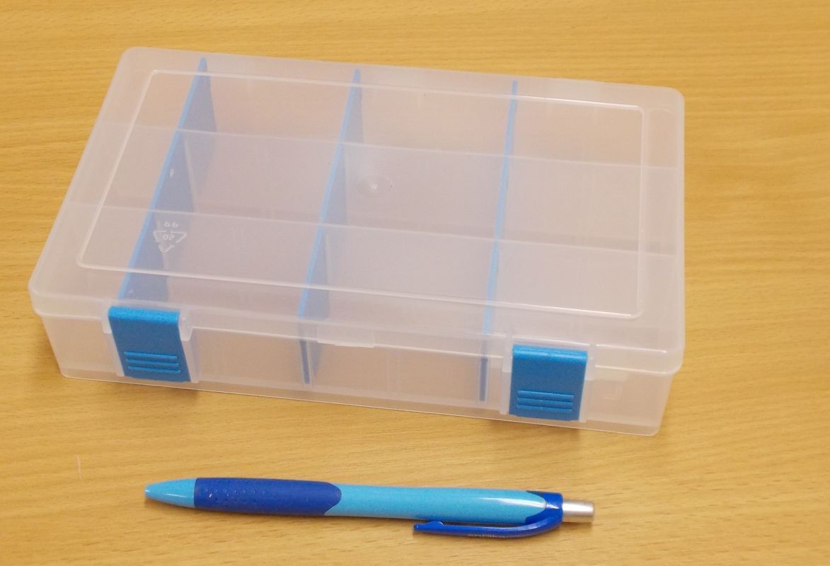Krabička-organizer , transparentní 206x137x45 mm