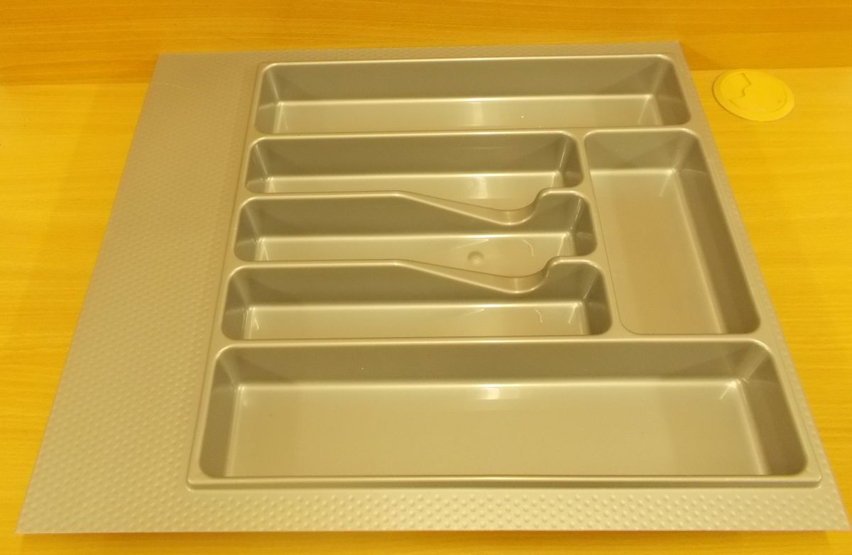 Příborník šedý 600, plast,